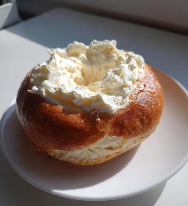 air fryer bagels with cream cheese